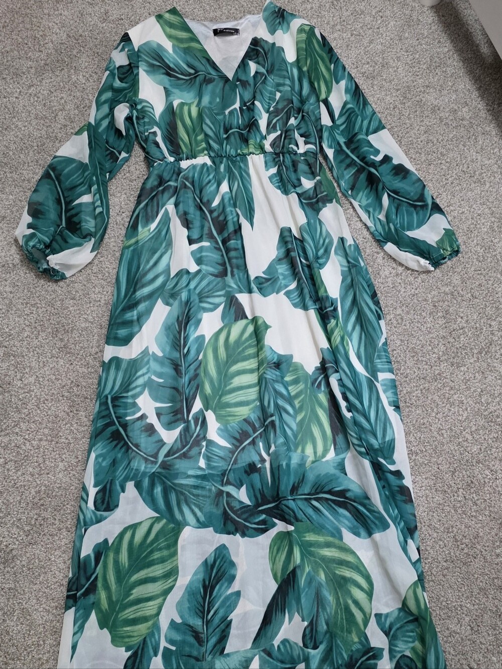 Leaf-Print Maxi Dress in Green